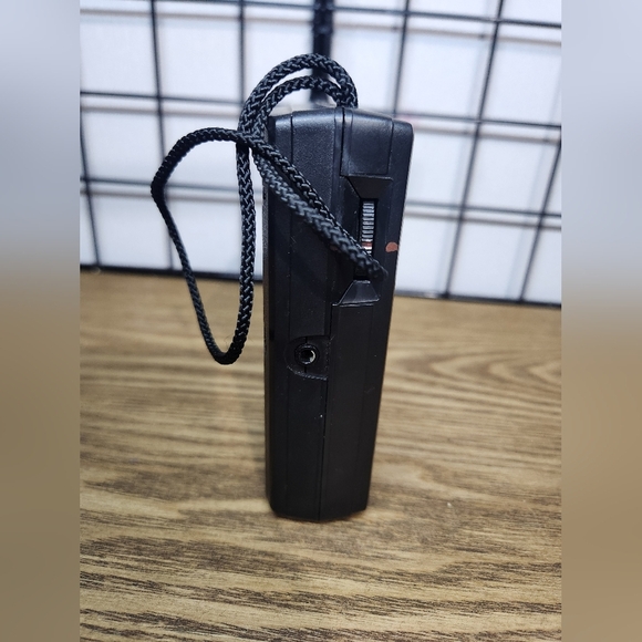 Vintage ￼Panasonic R-1019 Broadcast Receiver Transistor Radio TESTED WORKS AM - Picture 2 of 4